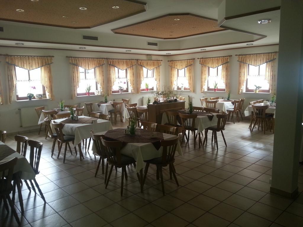 Landgasthof Lang Zum Adler Oberkalbach Bagian luar foto